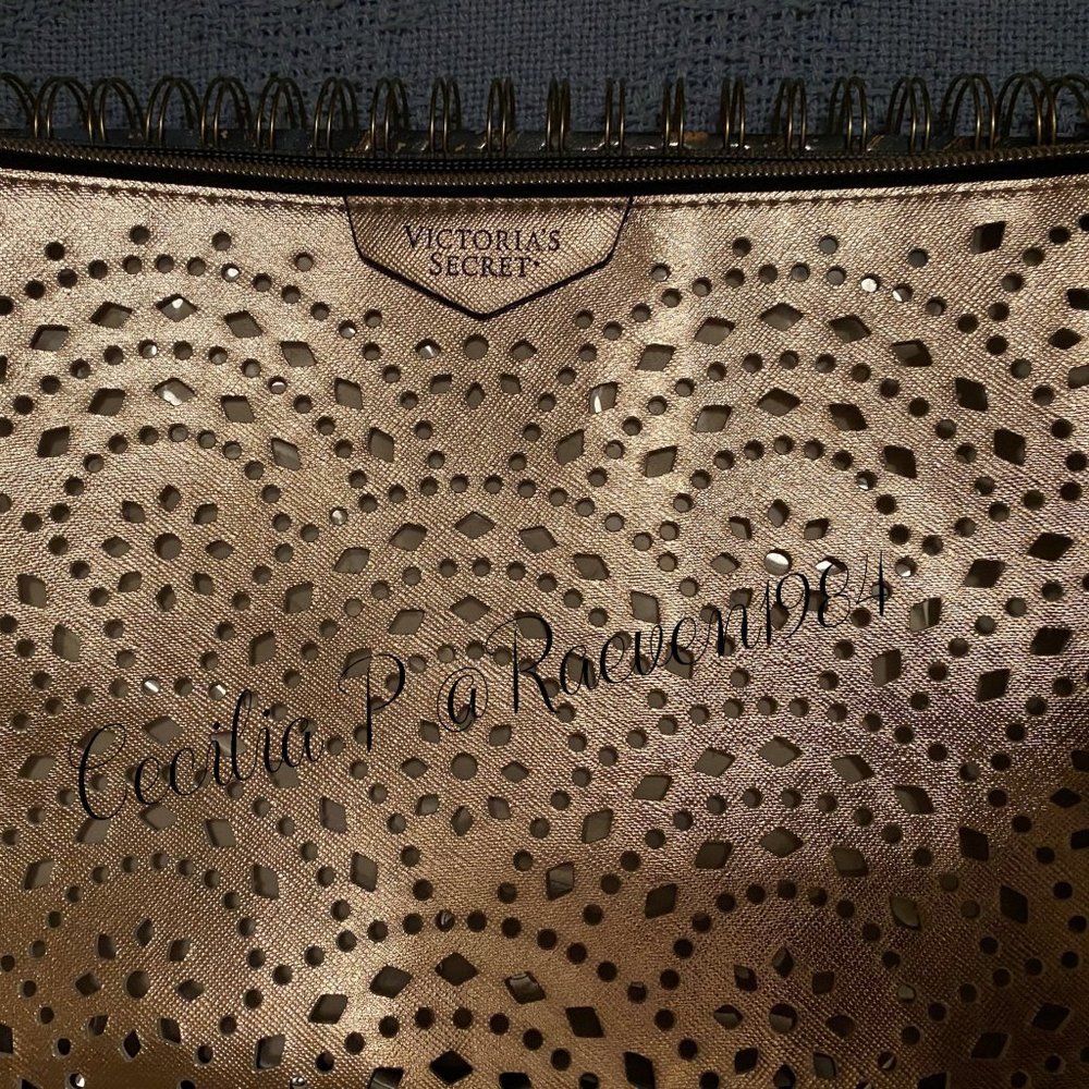 VA Wristlet